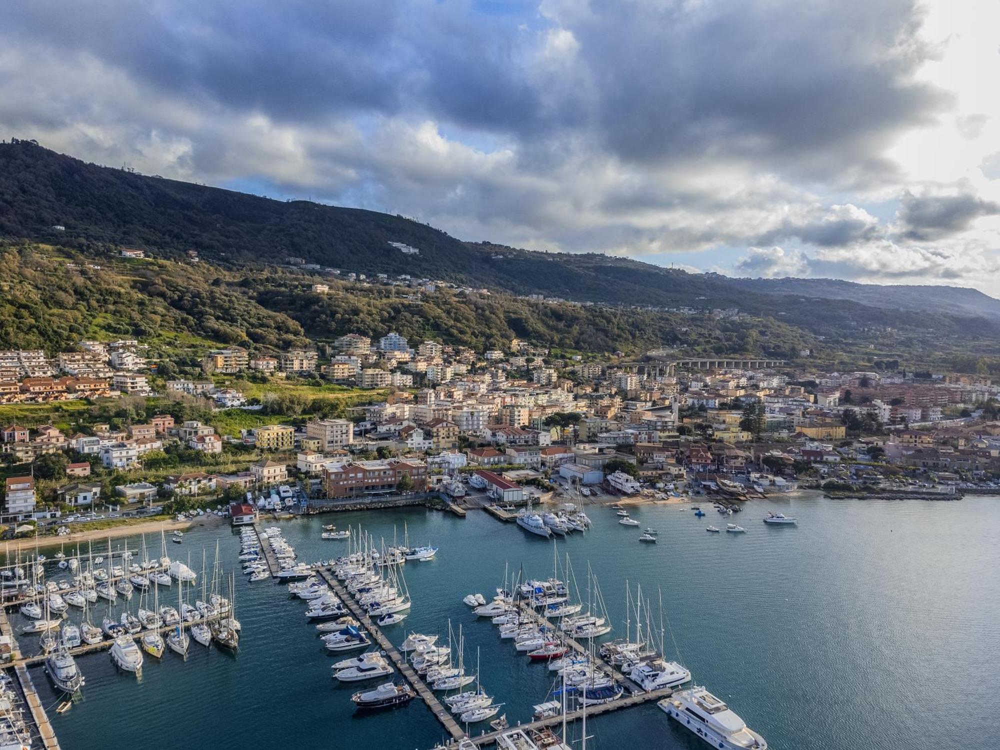 Hotel Cala Del Porto Vibo Valentia Marina Exterior foto